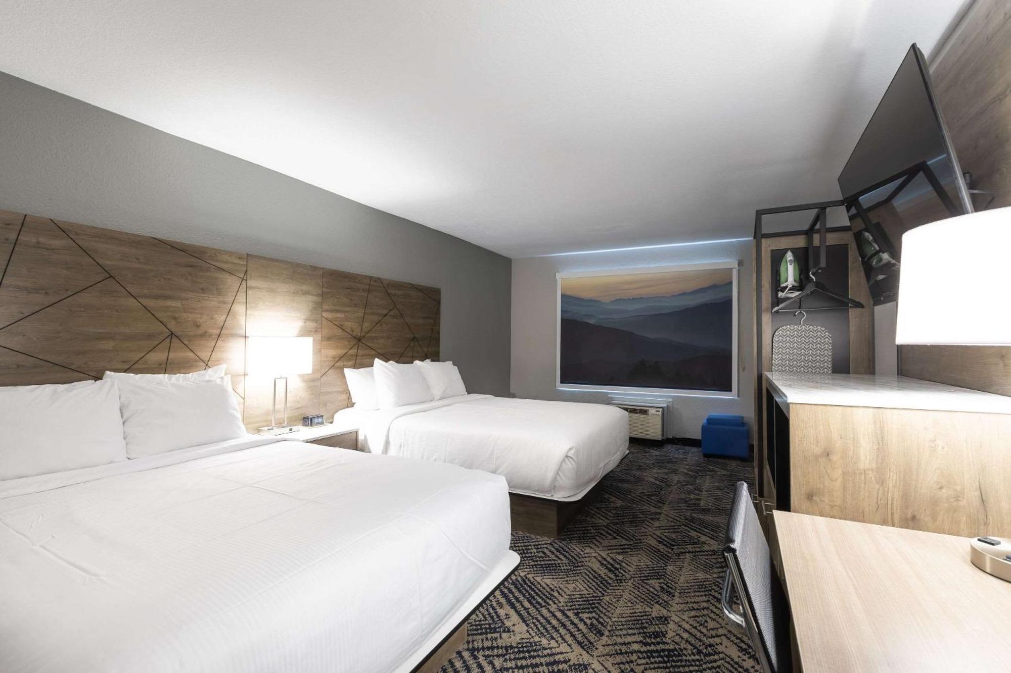 Rodeway Inn & Suites Near Outlet Mall - Эшвилл Экстерьер фото