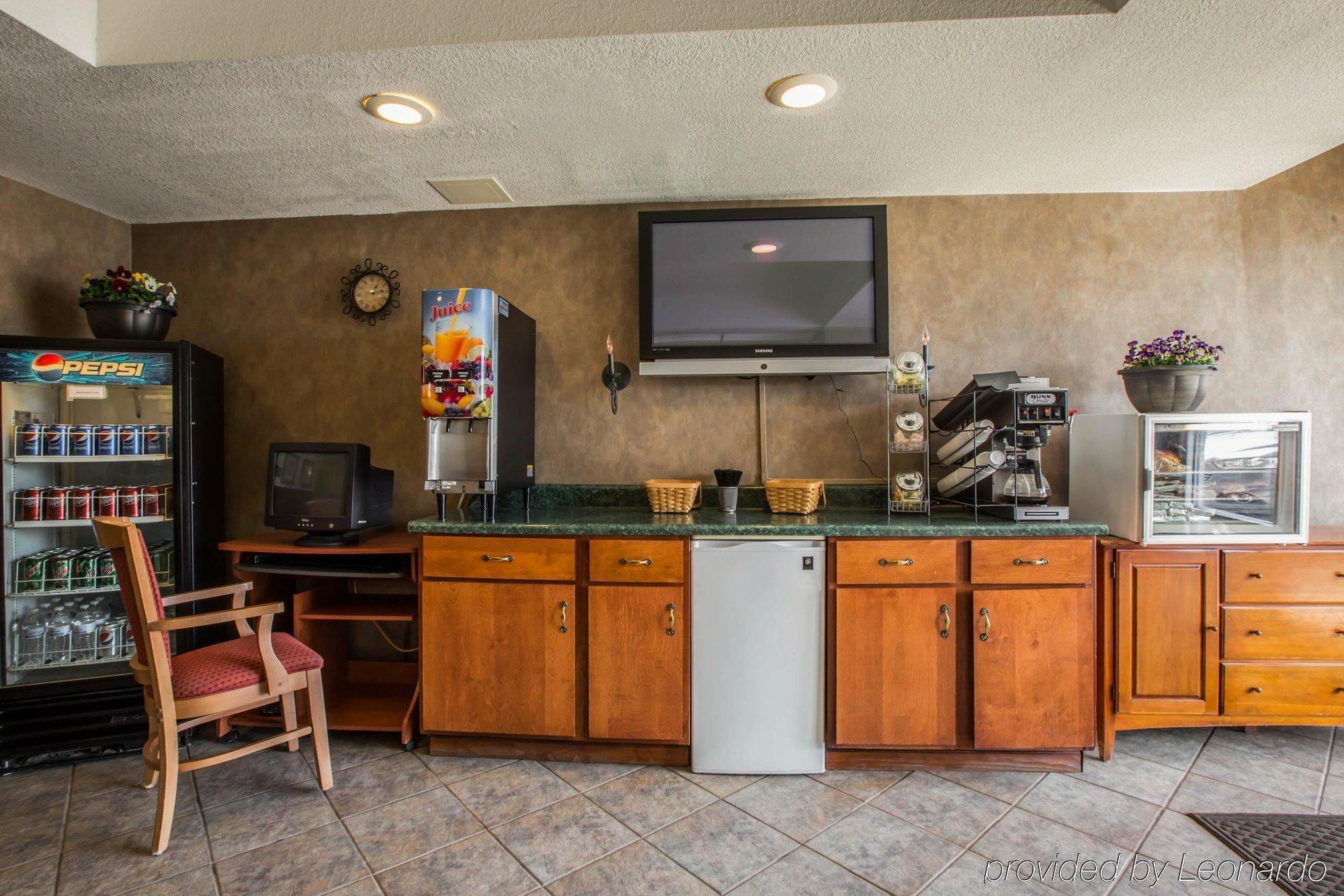 Rodeway Inn & Suites Near Outlet Mall - Эшвилл Экстерьер фото
