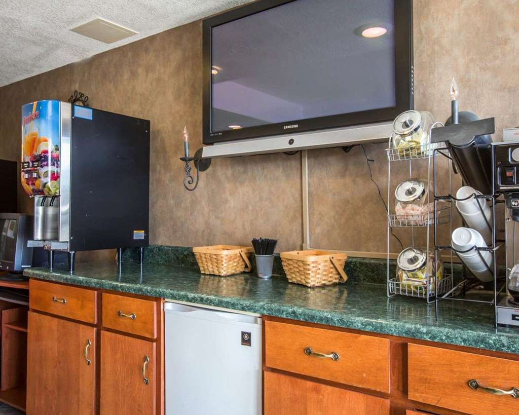Rodeway Inn & Suites Near Outlet Mall - Эшвилл Ресторан фото